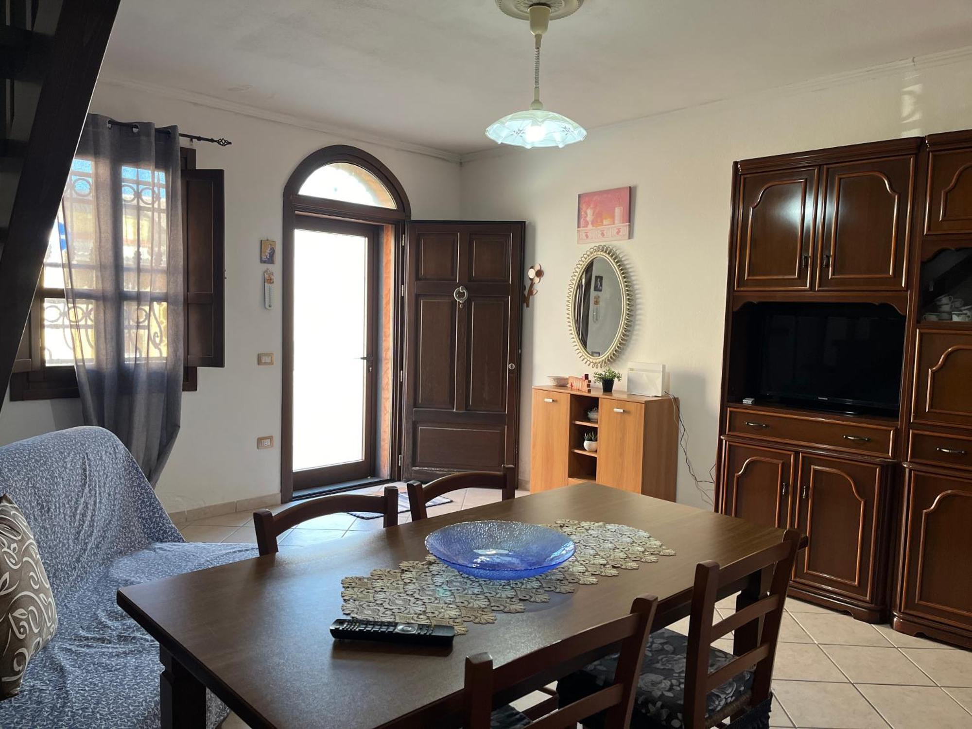 Appartamento Vacanze A 2 Piani Cabras Luaran gambar